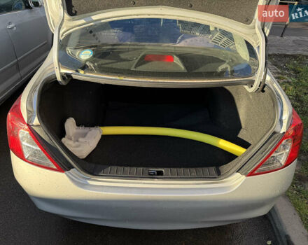 Серый Ниссан Latio, объемом двигателя 0 л и пробегом 95 тыс. км за 5900 $, фото 11 на Automoto.ua