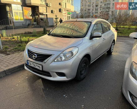 Серый Ниссан Latio, объемом двигателя 0 л и пробегом 95 тыс. км за 5900 $, фото 2 на Automoto.ua