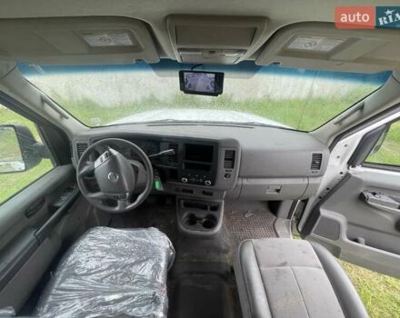 Белый Ниссан NV1500, объемом двигателя 4 л и пробегом 109 тыс. км за 8500 $, фото 14 на Automoto.ua