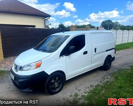 Белый Ниссан NV200, объемом двигателя 2 л и пробегом 240 тыс. км за 8333 $, фото 5 на Automoto.ua