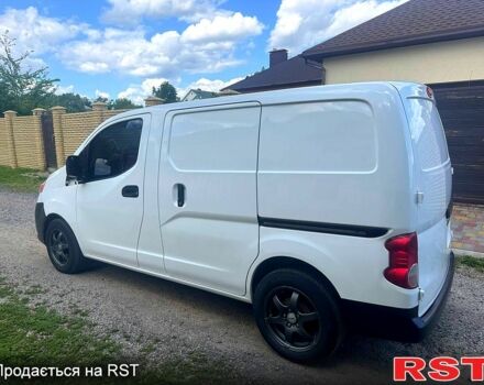 Белый Ниссан NV200, объемом двигателя 2 л и пробегом 240 тыс. км за 8333 $, фото 6 на Automoto.ua