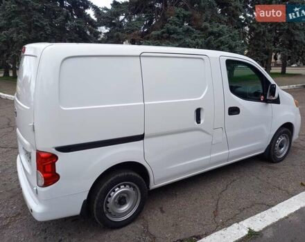 Білий Ніссан NV200, об'ємом двигуна 2 л та пробігом 125 тис. км за 12200 $, фото 7 на Automoto.ua