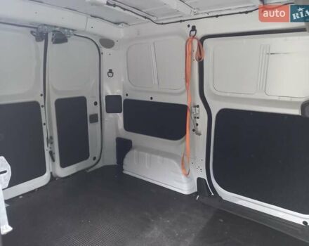 Білий Ніссан NV200, об'ємом двигуна 2 л та пробігом 125 тис. км за 12200 $, фото 19 на Automoto.ua