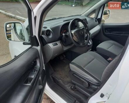 Білий Ніссан NV200, об'ємом двигуна 2 л та пробігом 125 тис. км за 12200 $, фото 11 на Automoto.ua