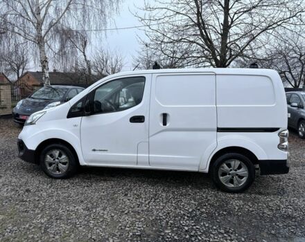 Белый Ниссан NV200, объемом двигателя 0 л и пробегом 127 тыс. км за 6000 $, фото 6 на Automoto.ua