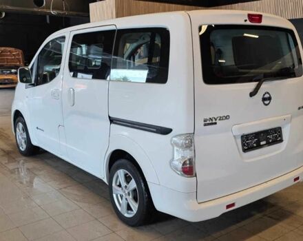 Белый Ниссан NV200, объемом двигателя 0 л и пробегом 70 тыс. км за 8100 $, фото 2 на Automoto.ua