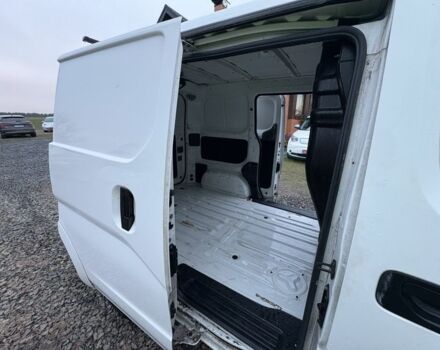 Белый Ниссан NV200, объемом двигателя 0 л и пробегом 127 тыс. км за 6000 $, фото 19 на Automoto.ua