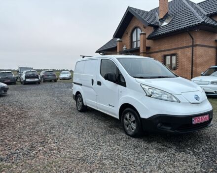 Белый Ниссан NV200, объемом двигателя 0 л и пробегом 127 тыс. км за 6000 $, фото 1 на Automoto.ua