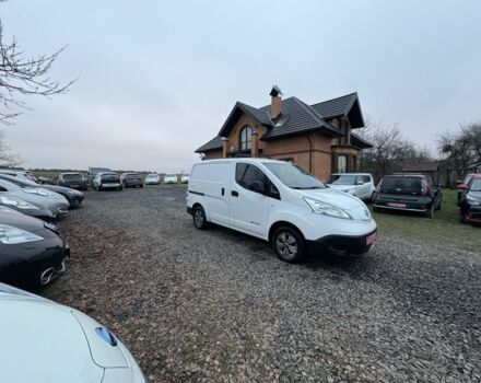 Белый Ниссан NV200, объемом двигателя 0 л и пробегом 127 тыс. км за 6000 $, фото 10 на Automoto.ua