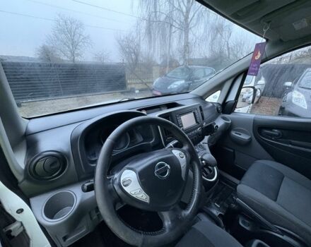 Белый Ниссан NV200, объемом двигателя 0 л и пробегом 127 тыс. км за 6000 $, фото 20 на Automoto.ua