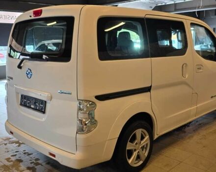 Белый Ниссан NV200, объемом двигателя 0 л и пробегом 70 тыс. км за 8100 $, фото 1 на Automoto.ua