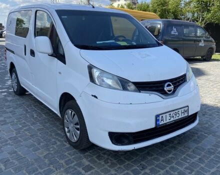 Белый Ниссан NV200, объемом двигателя 1.5 л и пробегом 135 тыс. км за 12000 $, фото 4 на Automoto.ua