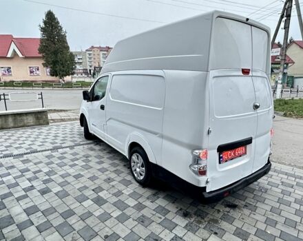 Белый Ниссан NV200, объемом двигателя 0 л и пробегом 40 тыс. км за 12700 $, фото 1 на Automoto.ua