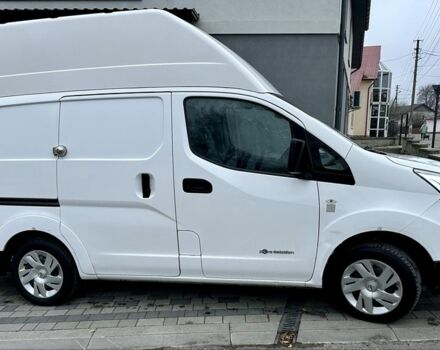 Белый Ниссан NV200, объемом двигателя 0 л и пробегом 40 тыс. км за 12700 $, фото 3 на Automoto.ua