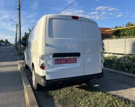 Белый Ниссан NV200, объемом двигателя 0 л и пробегом 93 тыс. км за 13000 $, фото 1 на Automoto.ua