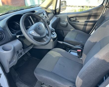 Белый Ниссан NV200, объемом двигателя 0 л и пробегом 93 тыс. км за 13000 $, фото 4 на Automoto.ua