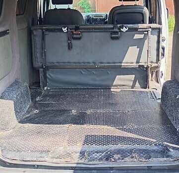 Белый Ниссан NV200, объемом двигателя 1.46 л и пробегом 318 тыс. км за 7400 $, фото 8 на Automoto.ua