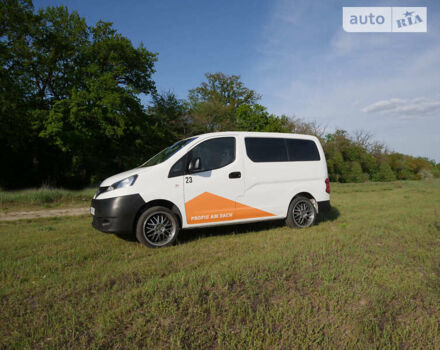 Білий Ніссан NV200, об'ємом двигуна 1.5 л та пробігом 133 тис. км за 8800 $, фото 5 на Automoto.ua