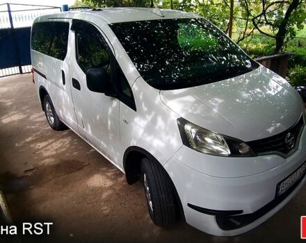 Белый Ниссан NV200, объемом двигателя 1.5 л и пробегом 244 тыс. км за 10300 $, фото 5 на Automoto.ua