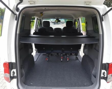 Белый Ниссан NV200, объемом двигателя 1.5 л и пробегом 171 тыс. км за 7800 $, фото 11 на Automoto.ua