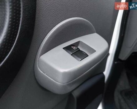 Білий Ніссан NV200, об'ємом двигуна 1.46 л та пробігом 245 тис. км за 6000 $, фото 17 на Automoto.ua