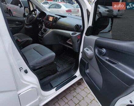 Білий Ніссан NV200, об'ємом двигуна 1.46 л та пробігом 245 тис. км за 6000 $, фото 23 на Automoto.ua