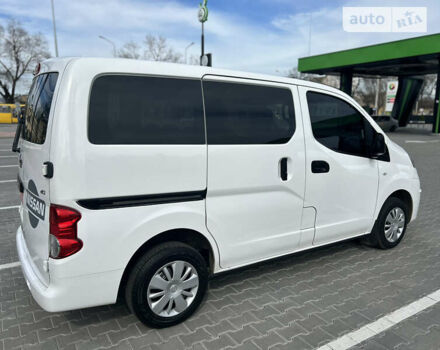 Белый Ниссан NV200, объемом двигателя 1.5 л и пробегом 209 тыс. км за 11350 $, фото 1 на Automoto.ua