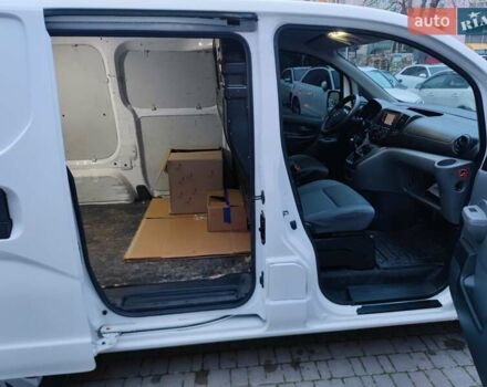 Білий Ніссан NV200, об'ємом двигуна 1.46 л та пробігом 245 тис. км за 6000 $, фото 24 на Automoto.ua