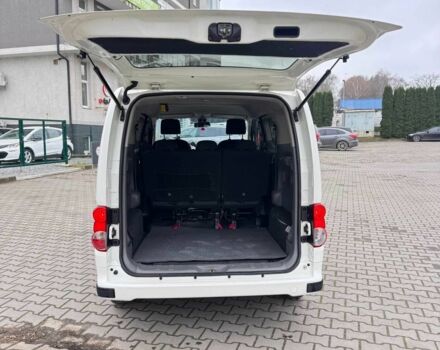 Белый Ниссан NV200, объемом двигателя 1.5 л и пробегом 210 тыс. км за 13000 $, фото 12 на Automoto.ua