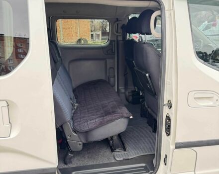 Белый Ниссан NV200, объемом двигателя 1.5 л и пробегом 210 тыс. км за 13000 $, фото 10 на Automoto.ua