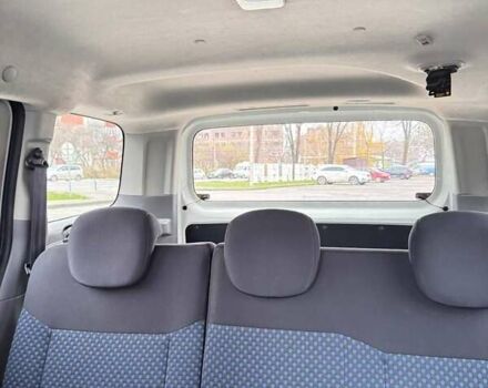 Белый Ниссан NV200, объемом двигателя 1.5 л и пробегом 210 тыс. км за 13000 $, фото 4 на Automoto.ua