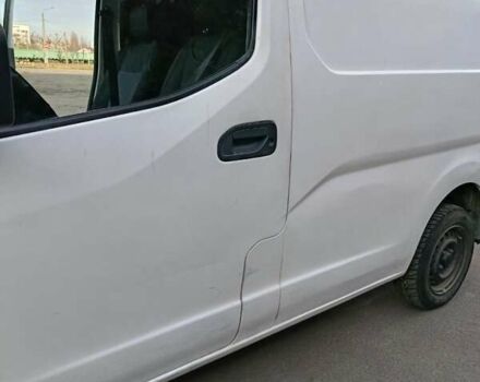 Білий Ніссан NV200, об'ємом двигуна 1.46 л та пробігом 217 тис. км за 8000 $, фото 3 на Automoto.ua