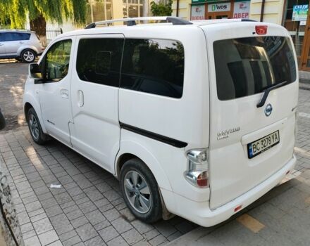 Белый Ниссан NV200, объемом двигателя 0 л и пробегом 115 тыс. км за 13500 $, фото 3 на Automoto.ua