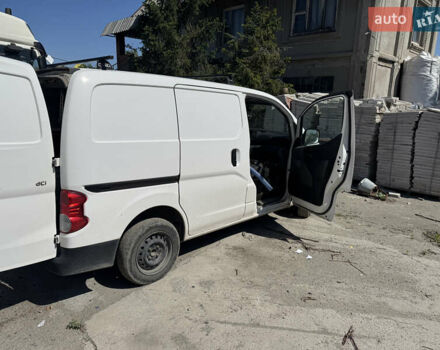 Белый Ниссан NV200, объемом двигателя 1.5 л и пробегом 295 тыс. км за 6800 $, фото 12 на Automoto.ua