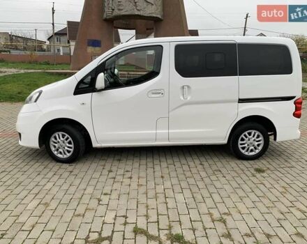 Білий Ніссан NV200, об'ємом двигуна 1.5 л та пробігом 190 тис. км за 12800 $, фото 2 на Automoto.ua