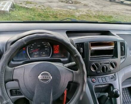 Білий Ніссан NV200, об'ємом двигуна 1.46 л та пробігом 217 тис. км за 8000 $, фото 4 на Automoto.ua