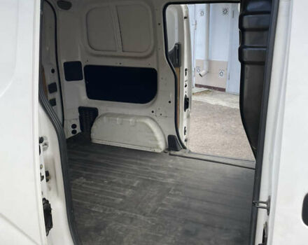 Белый Ниссан NV200, объемом двигателя 1.5 л и пробегом 126 тыс. км за 8500 $, фото 17 на Automoto.ua