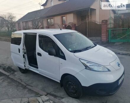 Білий Ніссан NV200, об'ємом двигуна 0 л та пробігом 106 тис. км за 10500 $, фото 2 на Automoto.ua