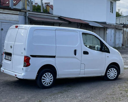 Белый Ниссан NV200, объемом двигателя 1.5 л и пробегом 126 тыс. км за 8500 $, фото 4 на Automoto.ua