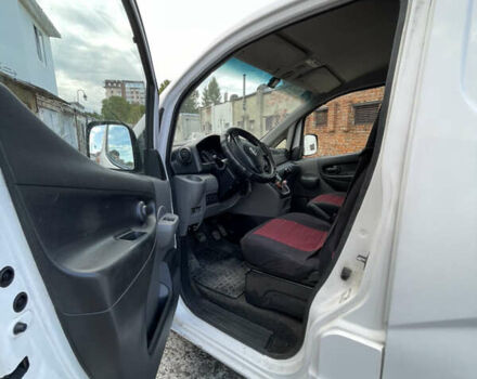 Белый Ниссан NV200, объемом двигателя 1.5 л и пробегом 126 тыс. км за 8500 $, фото 12 на Automoto.ua