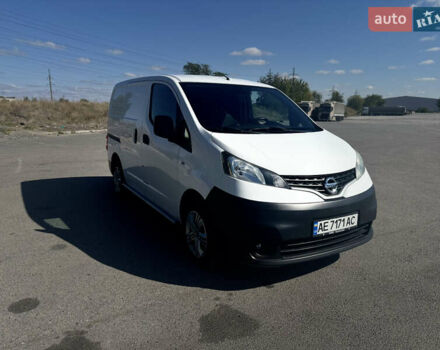 Белый Ниссан NV200, объемом двигателя 1.46 л и пробегом 146 тыс. км за 9900 $, фото 2 на Automoto.ua