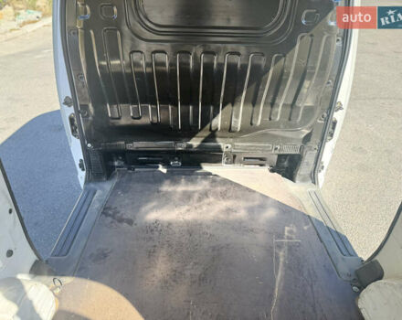 Белый Ниссан NV200, объемом двигателя 1.46 л и пробегом 146 тыс. км за 9900 $, фото 11 на Automoto.ua