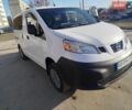 Білий Ніссан NV200, об'ємом двигуна 2 л та пробігом 220 тис. км за 11800 $, фото 1 на Automoto.ua