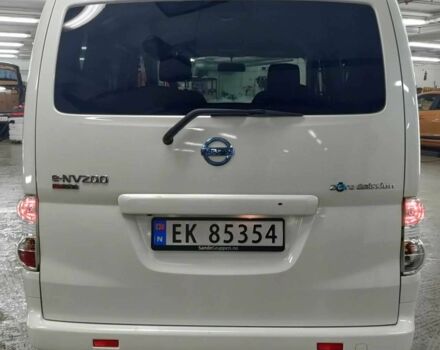 Белый Ниссан NV200, объемом двигателя 0 л и пробегом 132 тыс. км за 13500 $, фото 4 на Automoto.ua