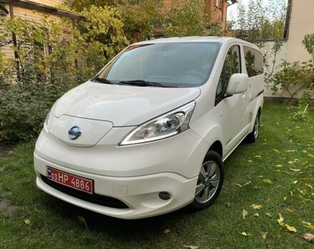 Білий Ніссан NV200, об'ємом двигуна 0 л та пробігом 47 тис. км за 17500 $, фото 2 на Automoto.ua