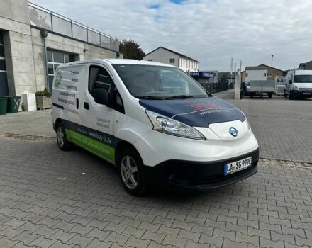 Белый Ниссан NV200, объемом двигателя 0 л и пробегом 120 тыс. км за 10200 $, фото 1 на Automoto.ua