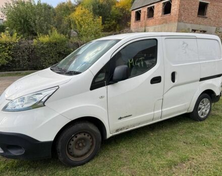 Белый Ниссан NV200, объемом двигателя 0 л и пробегом 204 тыс. км за 5900 $, фото 7 на Automoto.ua