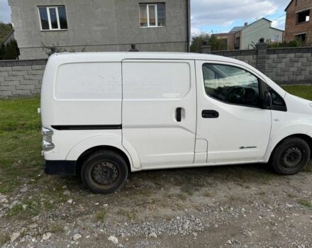 Белый Ниссан NV200, объемом двигателя 0 л и пробегом 204 тыс. км за 5900 $, фото 10 на Automoto.ua