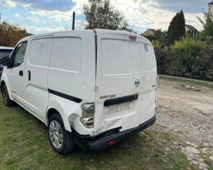 Белый Ниссан NV200, объемом двигателя 0 л и пробегом 204 тыс. км за 5900 $, фото 6 на Automoto.ua