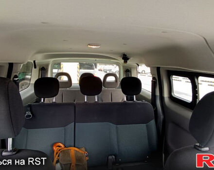 Белый Ниссан NV200, объемом двигателя 0 л и пробегом 146 тыс. км за 10500 $, фото 5 на Automoto.ua